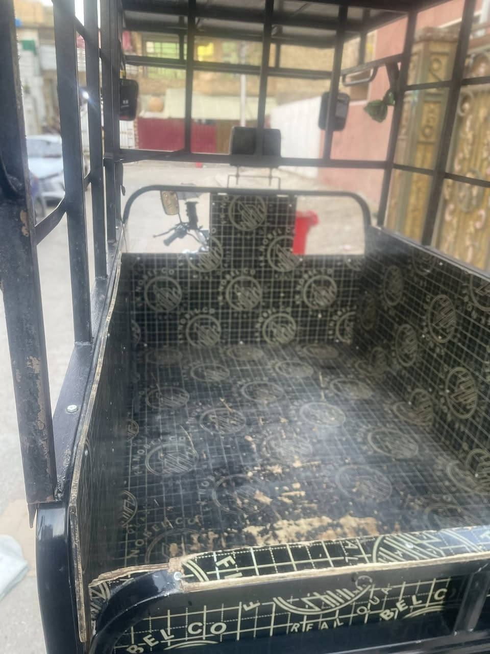 السلام عليكم
ستوتةصقر لبيع
موديل 26
اورق  المصطفى اصولي مكمرك
محجر مخشبة كاملة 
محتاج اريد أبيع مستعجل 
***********
