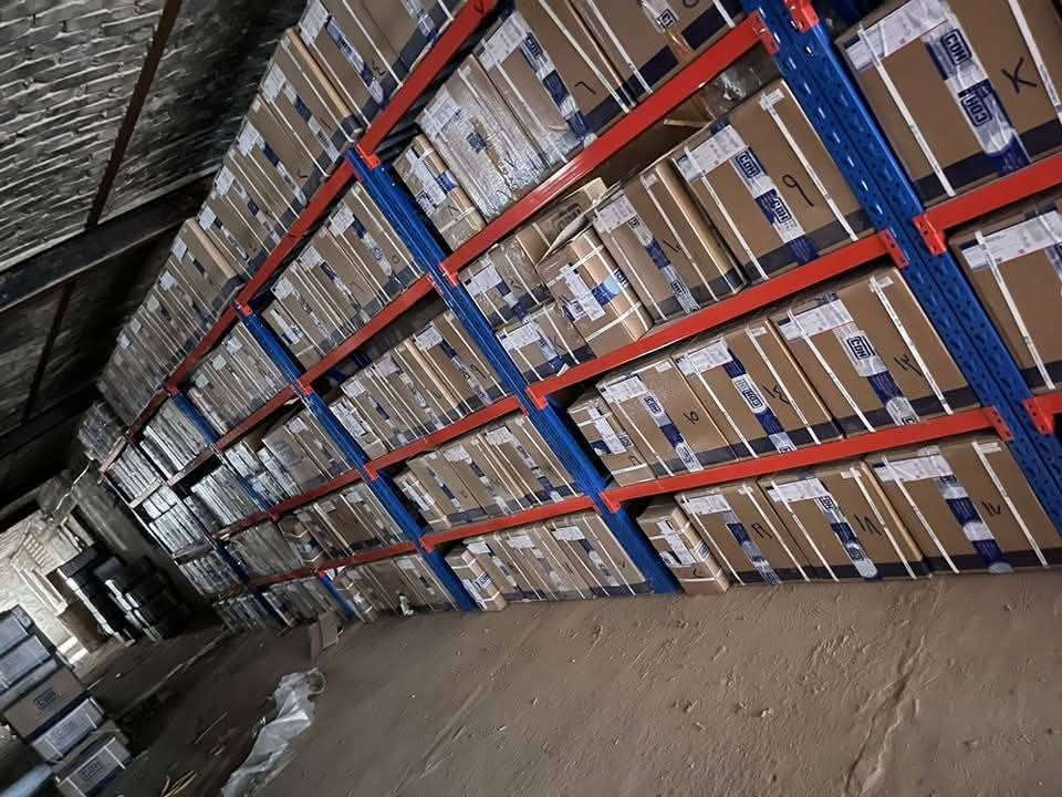 السلام عليكم
نوفر لكم كل مستلزمات الاسواق والمولات والمحلات التجاريه والمخازن 
بأجود الانواع وبأحدث الموديلات 
عوارض لكل المواد ورفوف اسواق مختلفة الحجام والقياسات والالوان 
رفوف ومحامل ثقيله للمخازن والمستودعات    *********** استفسار تصال وتساب
