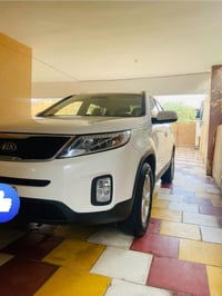 سورنتو 2014 للبيع   4 سلندر السياره وارد خليجي مكفوله عام بيها طخه بخش...