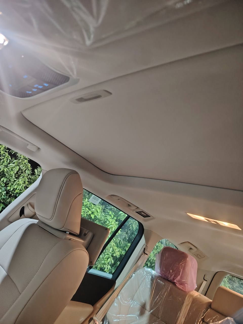 سلام عليكم ورحمة الله
لاندكروز للبيع موديل ٢٤ بريم فول مواصفات
زيرو ماشيه ١١٩٩ كيلو متر للاستفسار على رقم الهاتف
*********** ابو قيصر
