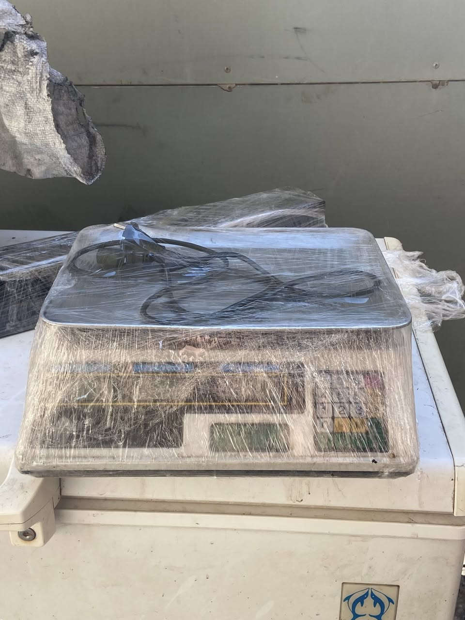 غراض مطعم للبيع نضيفات كلش مكان بغداد زعفرانيه ***********
