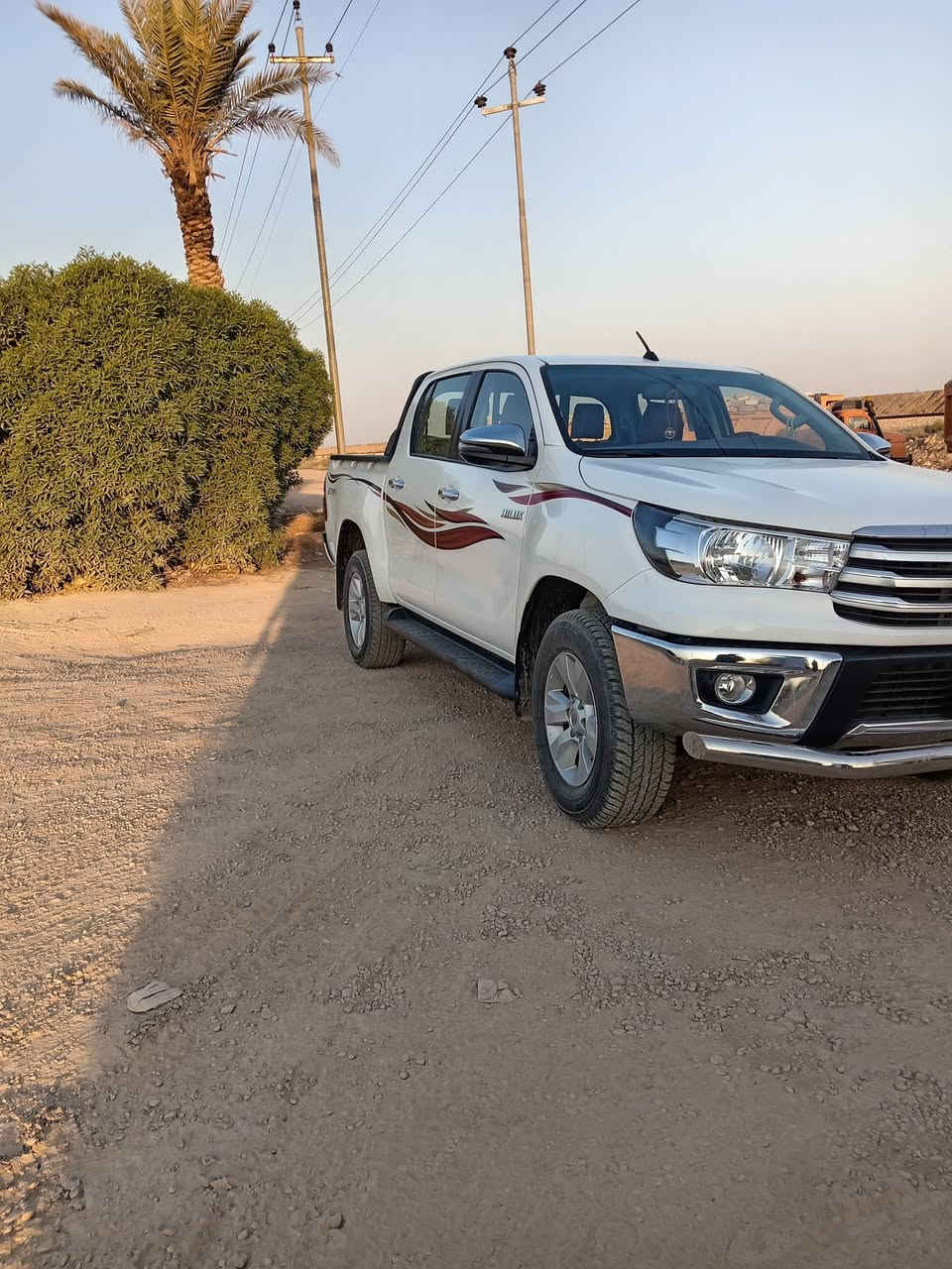بسم الله. فور ويل كويتي باب اول. جديده ماشيه 40الف استخدام شخصي تايرات الشركه رقم انبار كفاله عامه..رقم انبار. مكان السياره الرمادي.. للإستفسار الاتصال ***********

