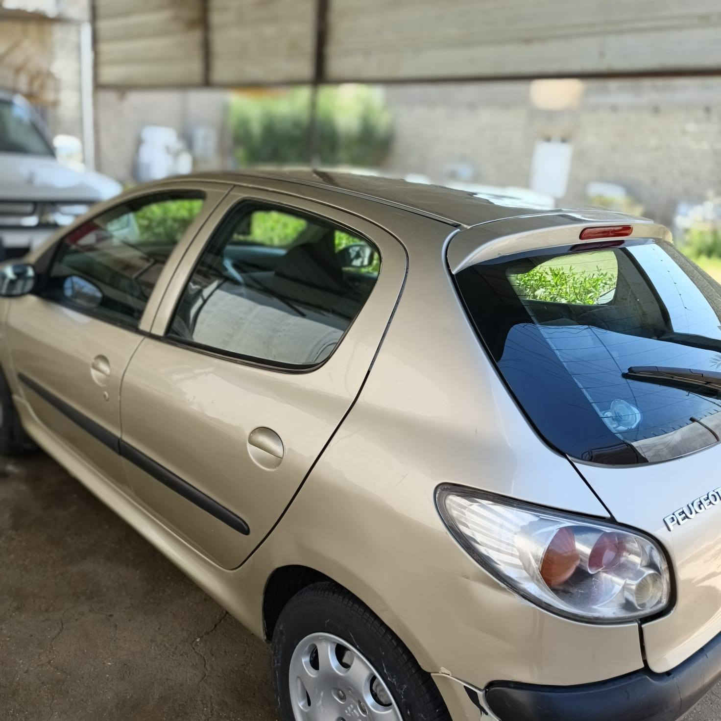 سلام عليكم بيجو فرنسي 206 موديل 2009 كير مكينه مكفولات صدر جديد هسه مبدله كامله مابيه اي نقص مصبوغه مكان حبيبيه ***********
