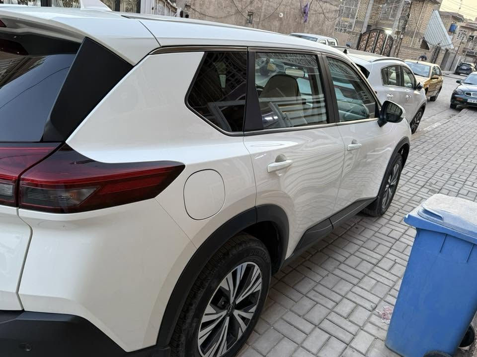 نيسان روج موديل ٢٠٢٣ ماشيه ٢٣ بدون ايرباك فقط حافه البنيد داخل ابيض رادارات كامله مابيها اي نقص رقم اربيل وباسمي تريد تحويل تريد وكاله السعر ١٦٥ وبي مجال الرقم *********** مكاني بغداد
