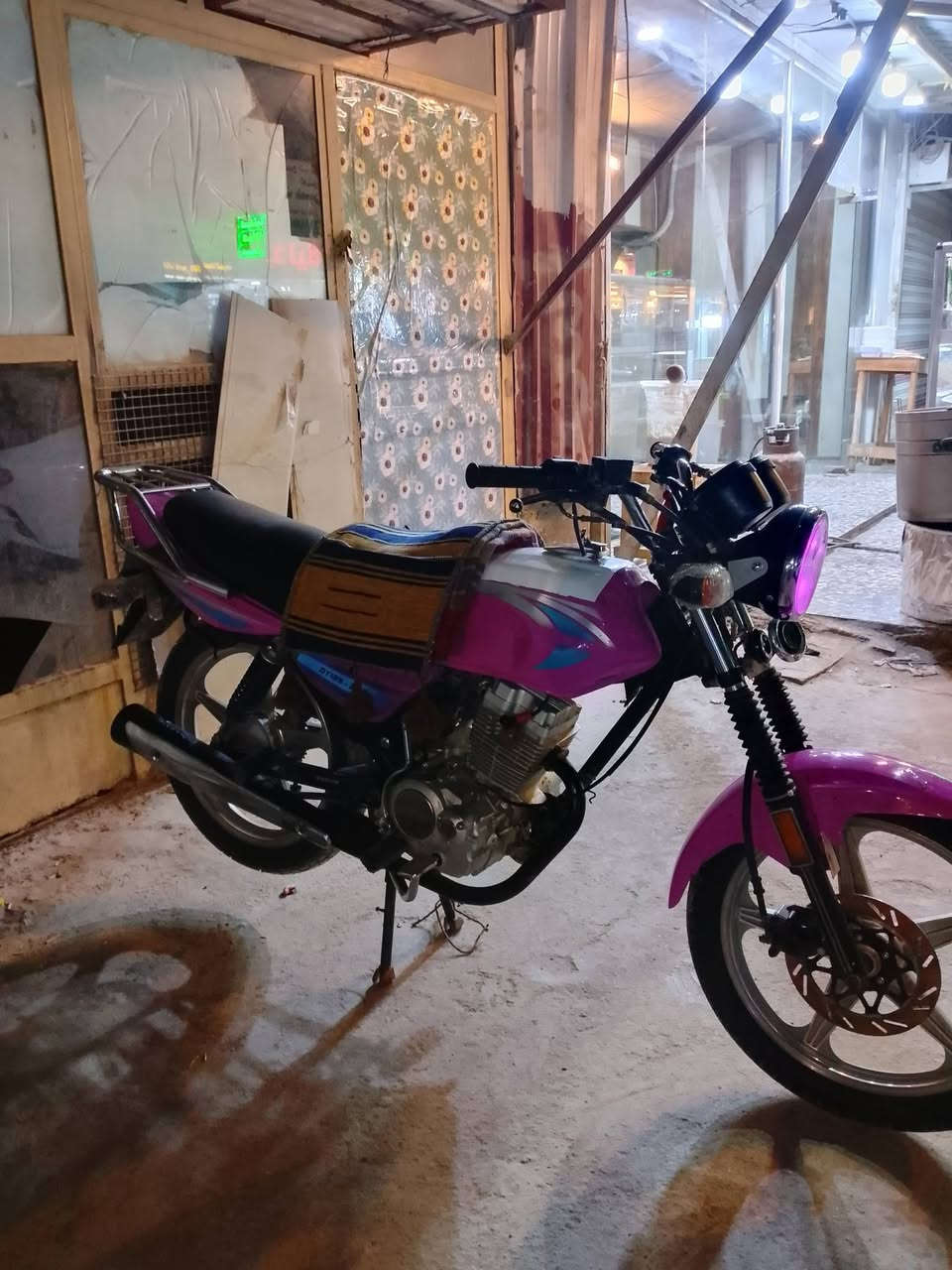 سلام عليكم دايون عضعم للبيع مديل 23 اوراق سكنر سعر 700 بيه مجال حك جيه ***********
