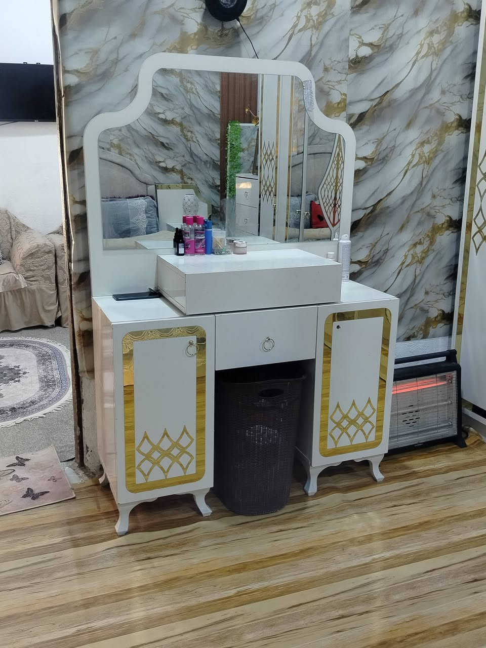 غرفة للبيع  8 قطع 750وبيها مجال قليل المو شراي لايتعبني


**إذا كنت صاحب هذا الإعلان وتريد حذفه لأي سبب، رجاءا أرسل رسالة إلى الدعم الفني**