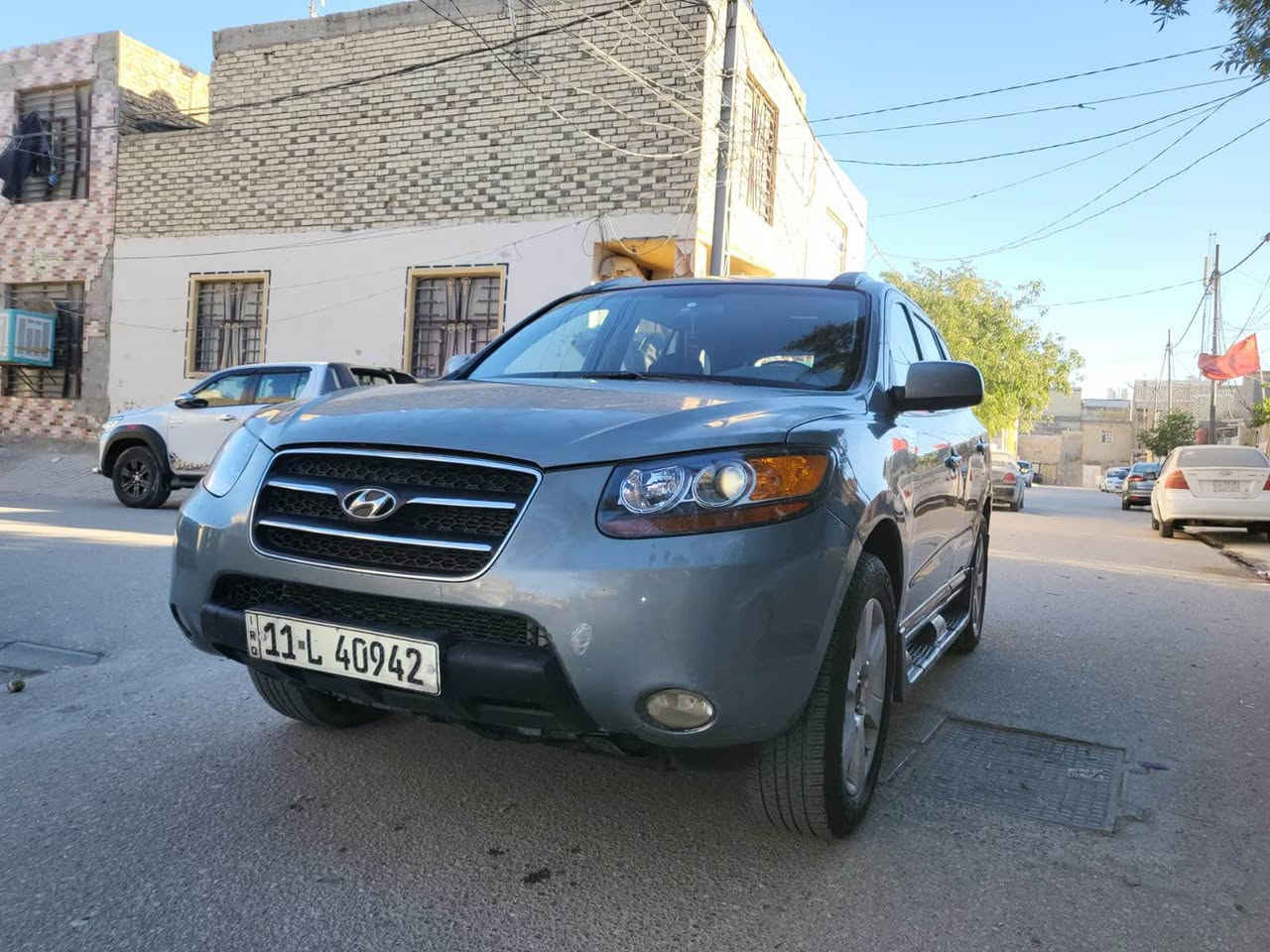 السلام عليكم 
سنتافي مديل 2007 وارد امريكي حادثه جاملغ الأمامي لايمن وبيه رشات صبغ  قليه الجماليه تكم شواصي كفاله 
السياره V6  سته سلندر كير محرك جديد تخم تاير حداديه جديده 
تبريد ثلج ❄️ تبريد 3 قطع السياره على وضع الشركه 
السياره 7 راكب موصفات تحكمات  شاشه تاب 
السياره جاهزه رقم بغداد مشروع وطني تحويل ثاني 
سنويه جديده نافذه لغاية 2029 
 السعر 102 وبيه مجال قليل 
مكان السياره النجف الاستفسار 
اكثر الاتصال على الرقم *********** النجف, العراق
