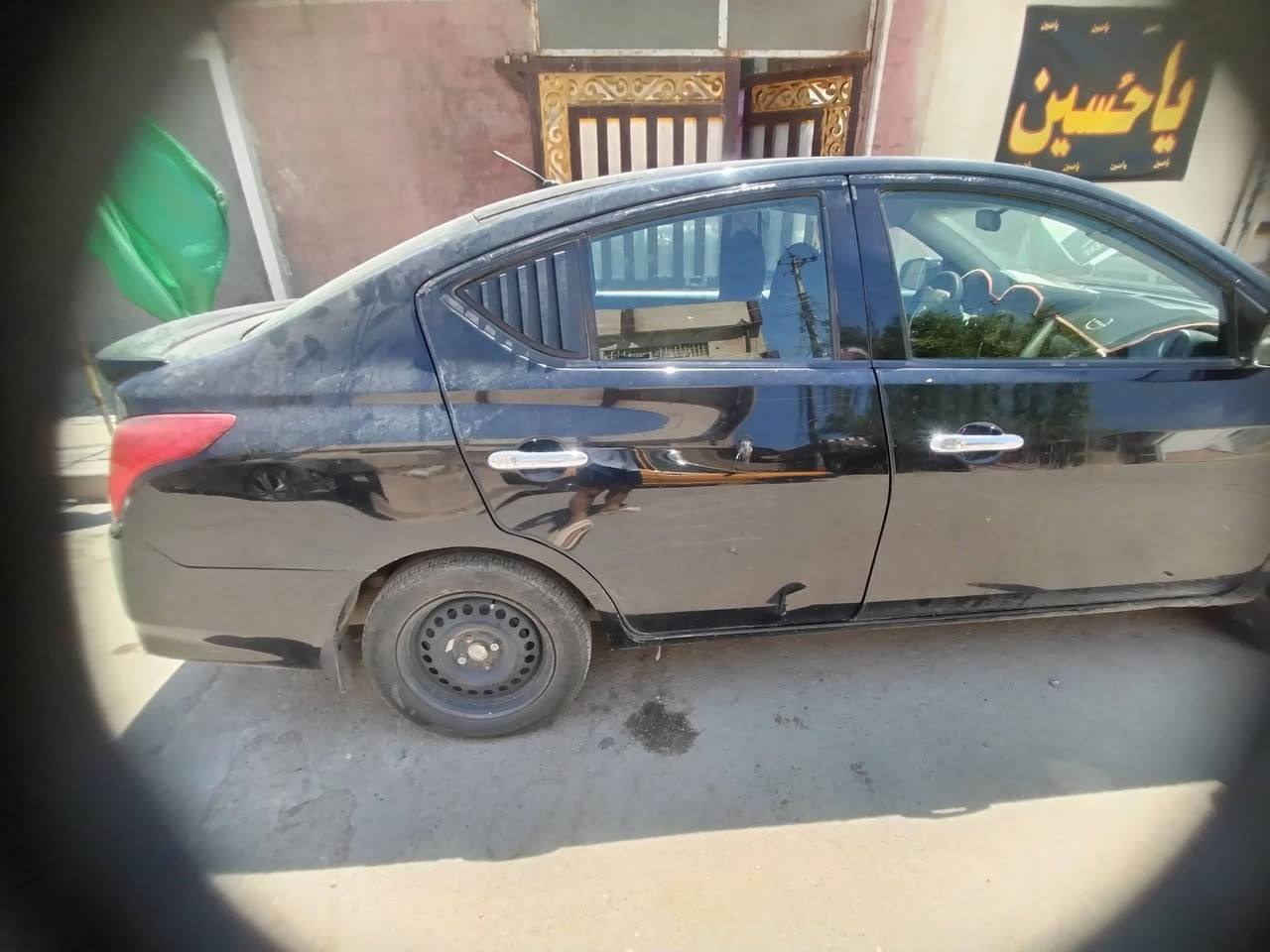 السلام عليكم نيسان فيرسا موديل 2018 بيهه تلث قطع تبديل وصبغ قطه بدون معجون فقط رش رقم ديالى نكليزي سعر ٥٨ وبيه مجال قليل مكانك بغداد حي اور رقم ***********
