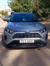 𝐓𝐎𝐘𝐎𝐓𝐀 _ 𝐑𝐀𝐕𝟒 HYPRID- XLE 𝐀𝐖𝐃  تویوتا رافـــــ4  موديل : 2024  اللون :...