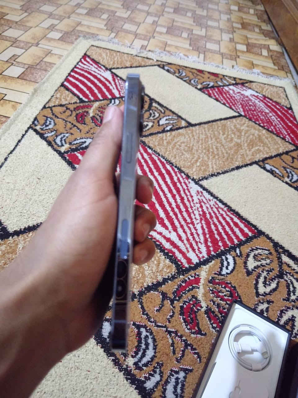 السلام عليكم اخوان آيفون13 برو ماكس جهاز وتر برو مكفول لا مصلح ولابي آي شي جهاز أمريكي واحد عل وآحد نظافه 99 بل 100 جهاز خدش ما بي ملحقاته كامله ويه تجي وشوف بطاريه93 مكاني جهاز دبل سيم كارت يشيل شرايح ثنين البصرة حيانيه ول لاين  رقمي *********** سعره 735و بي مجال قليل متواجد واتساب
