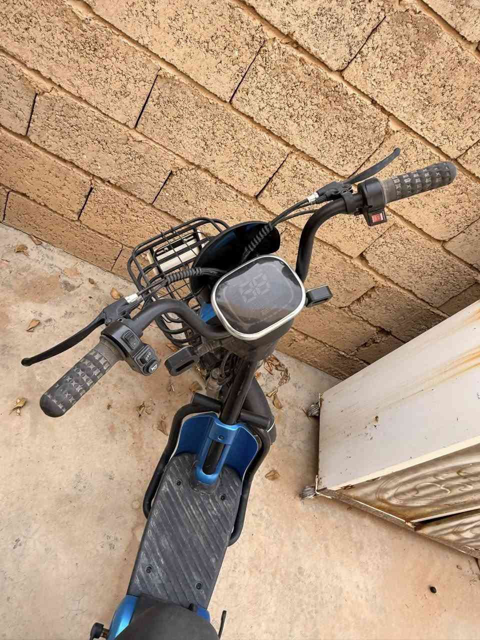 السلام عليكم
دراجه شحن للبيع ناقصها فقط بطاريات.
موديل الدراجه 2024
للاستفسار اكثر اتصل على الرقم التالي ***********
