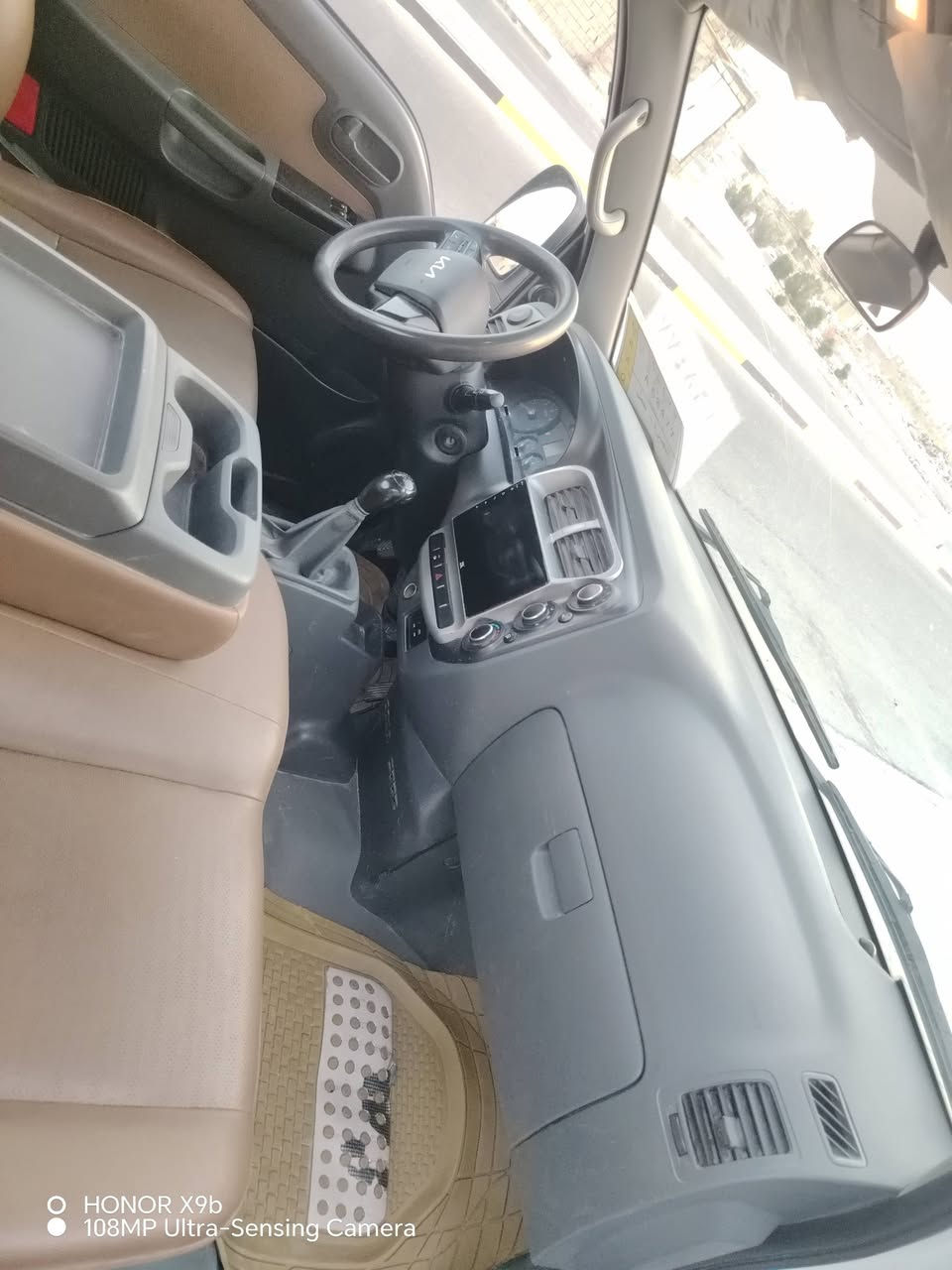 السلام عليكم كيا بنكو نثيه للبيع السيارة كفاله عامه كل نقص ما بيهه سيارة 2022 طالعه 2023 سيارة ماشيه 70الف طكه خياس ما بيهه ع البلاد السعر 143ورقه وبيهه مجال للشراي وبس الشراي يراسل إنتهاء السنويه 2028رقم السيارة بصرة تحويل ثاني يوم المكان بصرة الزبير رقم الهاتف ***********واتساب

