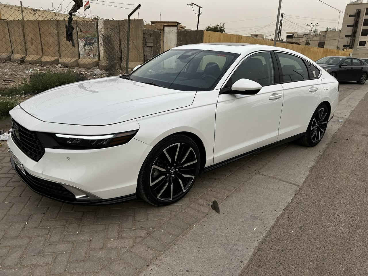 هوندا اكورد موديل 2024 هايبرد مكينة 2000 تنفس طبيعي وارد امريكي حادثهه جاملغ خلفي وباب جهة الصدر الباب مبدل ومصبوغ وجاملغ الخلفي ايضا مبدل ايرباكات طاكه بجم كبس صور الحادث موجودة مواصفات تورنك فول واحد على واحد اعلى فئة بالاكورد
كشنات جلد وكهرباء وخزن ميموري تدفئة وتبريد بالكشنات الامامية والخلفية تدفئة قطعتين تبريد ومنفصل داته شو بالدشبول فتحة سلايد رادارات امامية وخلفية ونقطة عمياء حساس امامي خلفي شاحن تليفون وايرلس السيارة ماشية 44 الف كيلو مكينة وكير وصدر وتبريد كله بحالة ممتازه السيارة كامله من كلشي السعر 195 ورقة مكانهه بغداد 
***********
