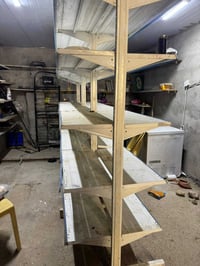 عارضه وسطيه للبيع الارتفاع 2 متر و نصف الطول 3 مت لتواصل 07806552830