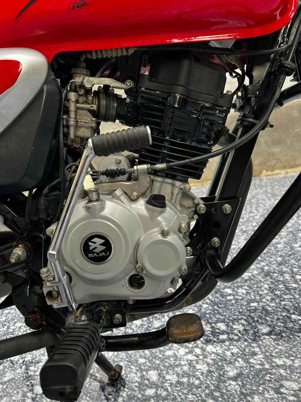 سلام عليكم بوكسر مديل 22 نضيفهه حيل ما مفتوحه ولا ملعوب بمحركها مالت جناي وموضف رقم سنويه كامل رقم
***********
