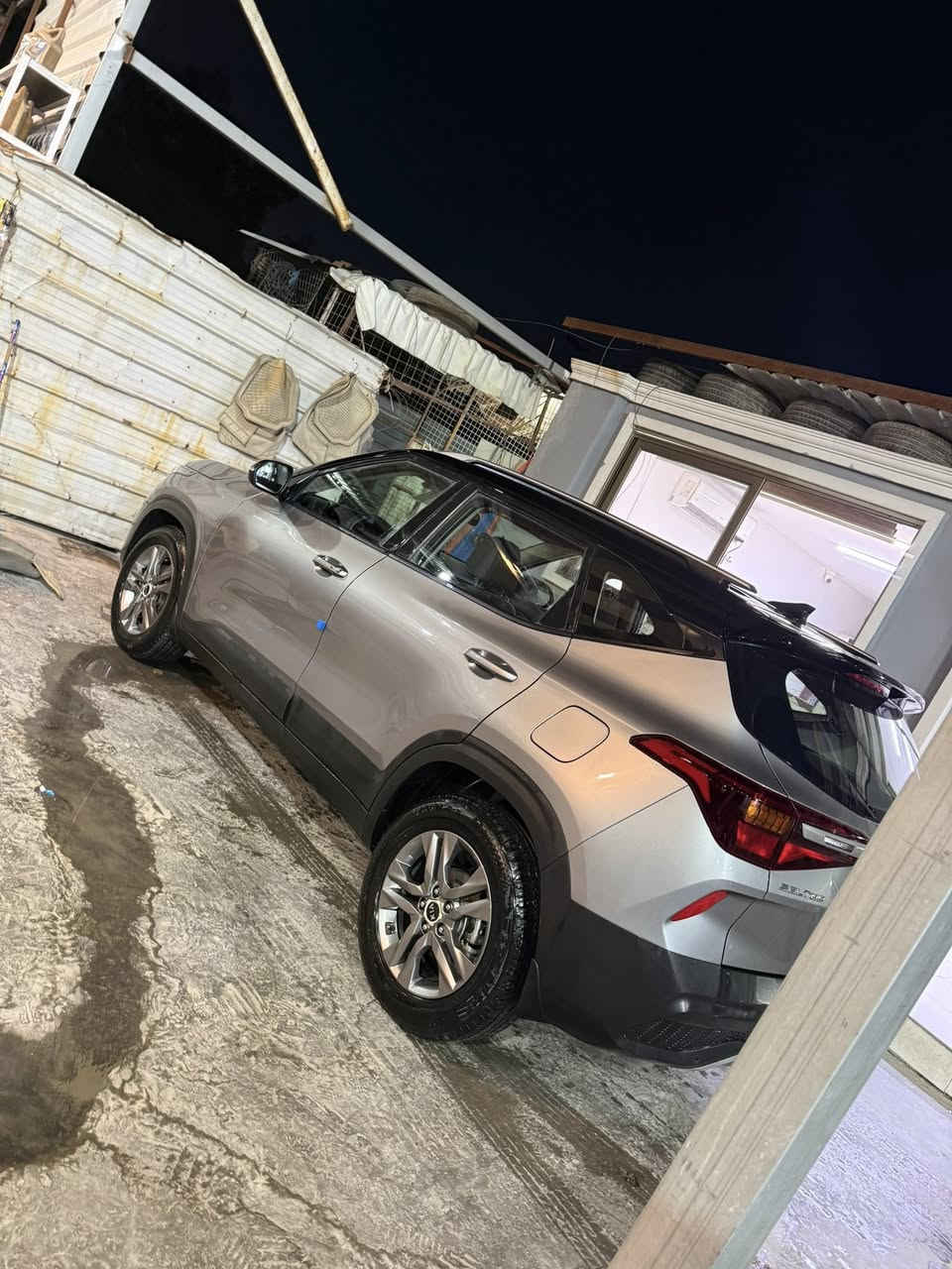 السلام عليكم للبيع كيا سيلتوس خليجي موديل 2021 محرك 1600 دوش تو كلر  مكفولة من البارد والصبغ تحكمات شاشة كامرة حساسات مود درايف تبريد قطعتين شاشة كار بلي تشغيل عن بعد السيارة رقم اربيل تحويل وكالة بشرط هزة جديدة مكان السيارة بغداد زيونة للاتصال ***********
