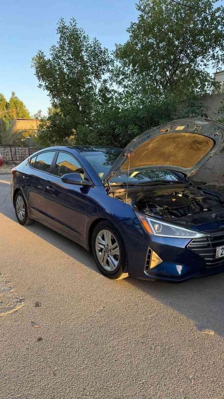 ما متواجد ع النت فقط اتصال السعر ١٣٠ مجالهة بسيط
النترا 2020 
سيارة جاهزة وجديدة 
ماشية 80 الف ميل قابل للزيادة 
حادث جدا بسيط 
بدون ايرباك بدون دواخل 
شاصي . لغد .  مكفول
بدون صبغ فقط جزء من البنيد 
محرك 2000 دوش
كير at ايتي المرغوب
رقم اربيل جديد 
سنوية 2031
هزة 2026
صدر جديد 
دوشمة جديدة 
حساسات و بلكات ومجاول جديد

مكان السيارة بغداد
***********
