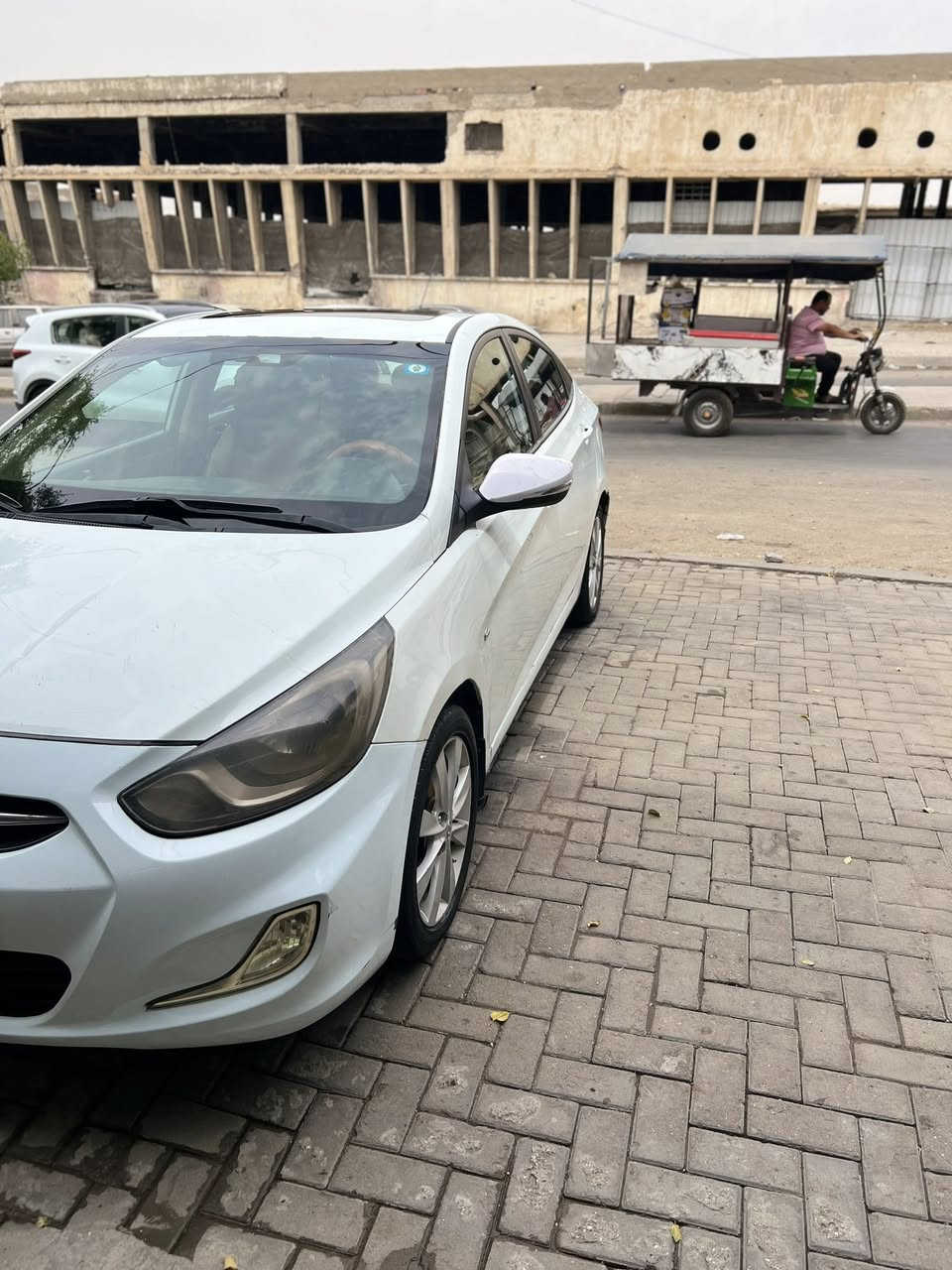 السلام عليكم 🖐️
اكسنت موديل 2013خليجي 
فول موصفات كفالة عامه سيارة 🚘 
كامره وشاشة بلاديات 👈وفتحة 
ماشية (99)حقيقي 🪬تبريد وتدفئة خير من الله 🤲
وكير مكينه خير من الله 🤲حداديه 100/100
سياره احلئ من الصور تجي وشوف بعينك 👁️
سنويه بسمي رقم بغداد ومكان سياره بغداد 
السعر (88) وبيه مجال قليل
رقم (***********)
