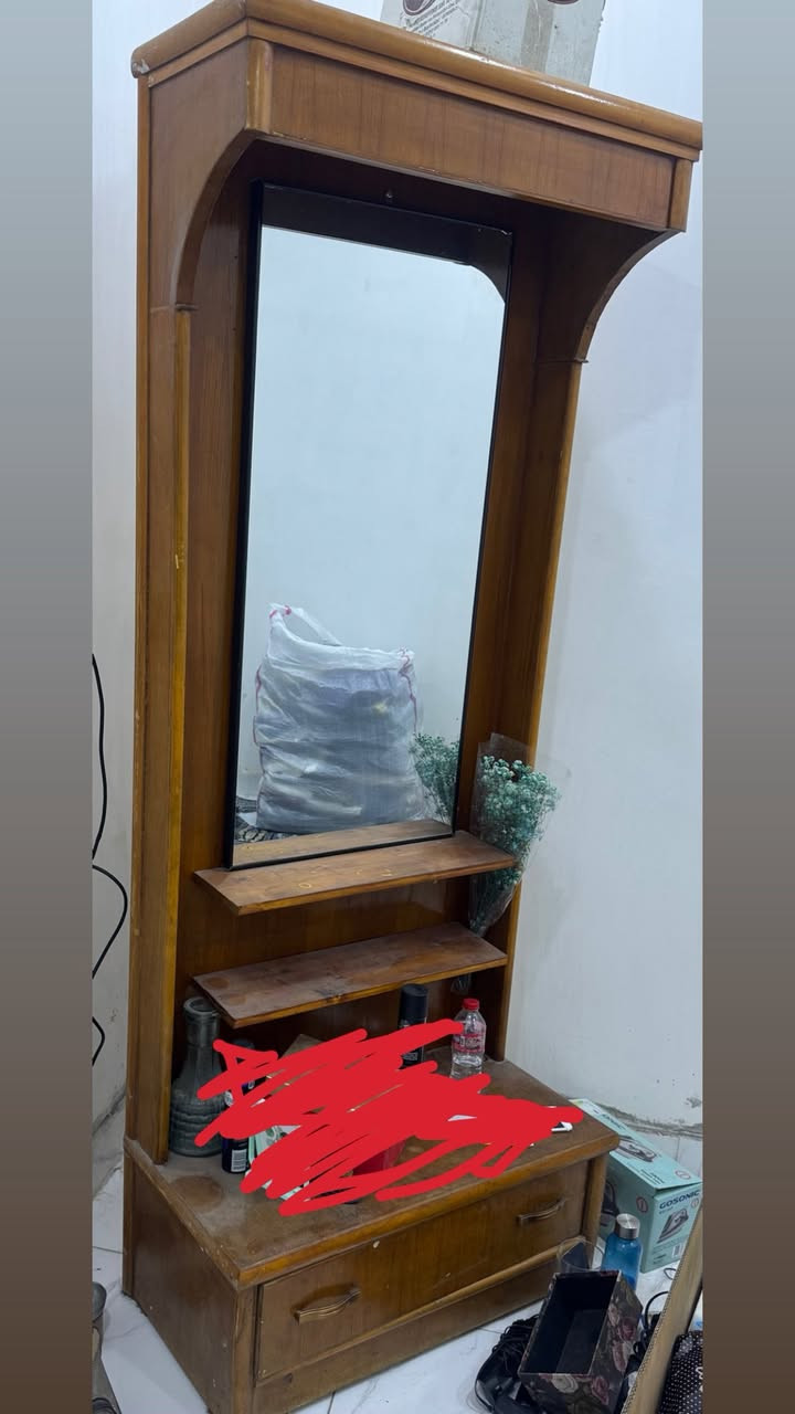 عندي جرباية صاج مع زاوية على شكل ميز تواليت هم صاج موضحة بالصورة للبيع 
مكاني بغداد الجديدة


**إذا كنت صاحب هذا الإعلان وتريد حذفه لأي سبب، رجاءا أرسل رسالة إلى الدعم الفني**