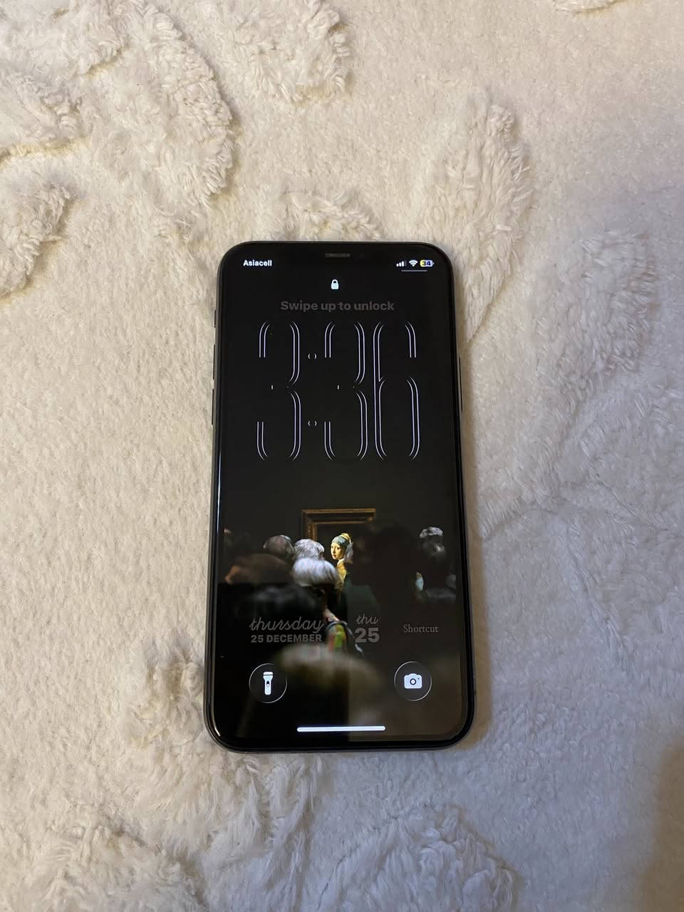 ايفون ١١ برو ٢٥٦ شرق اوسط وتر بطاريه ٧٥ نسبتها ممفتوح الجهاز ولا داخل تصليح ولا اي شي عل فحص الجهاز مجرد بي فطر بالظهر مابي اي شي غير الفطر واضح بالتصوير السعر٢٦٥ وبي مجال بسيط للاستفسار *********** مكاني بغداد العامريه .
