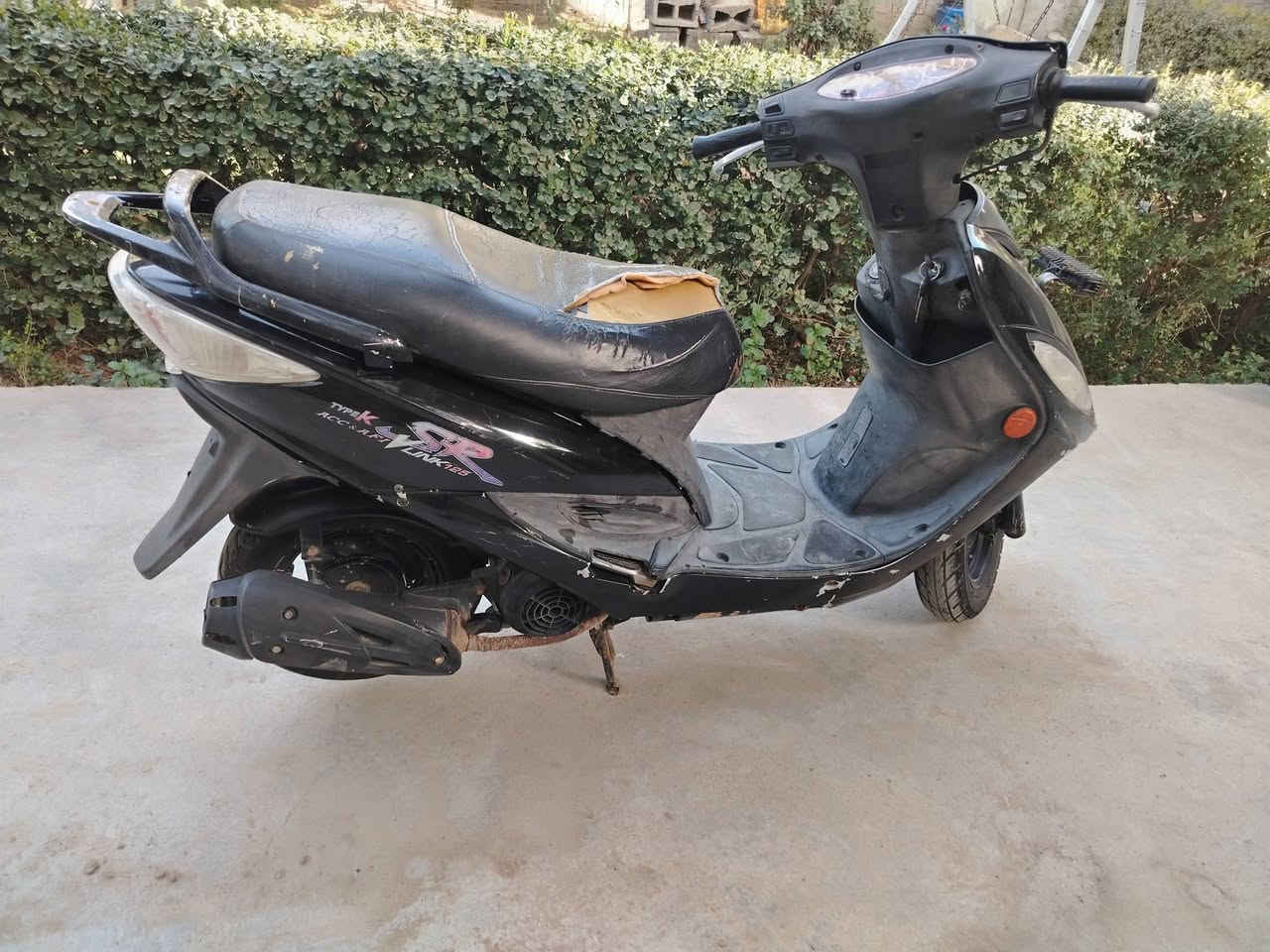 السلام عليكم دراجه كامكو للبيع عنوان الخالص ٢٥٠ رقم ***********
