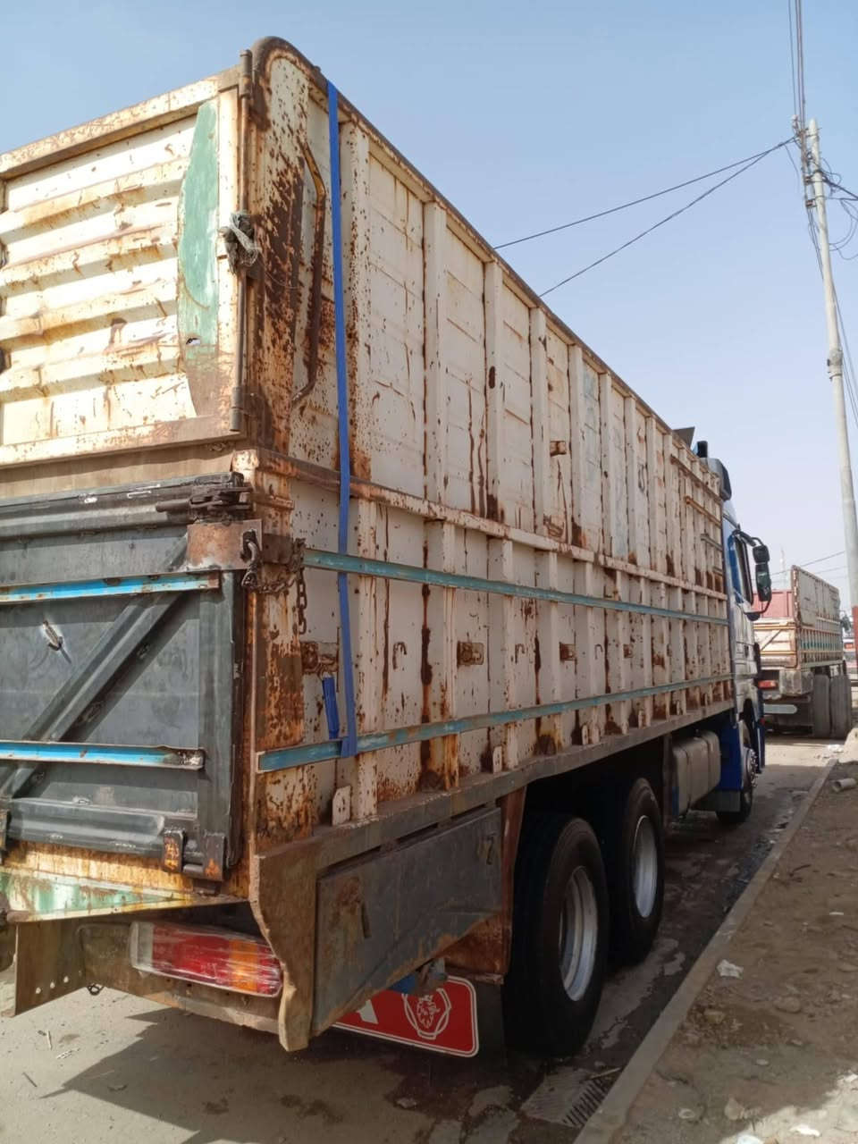 سلام عليكم بدي لبيع طول 7و40 رتفاع 220
***********
