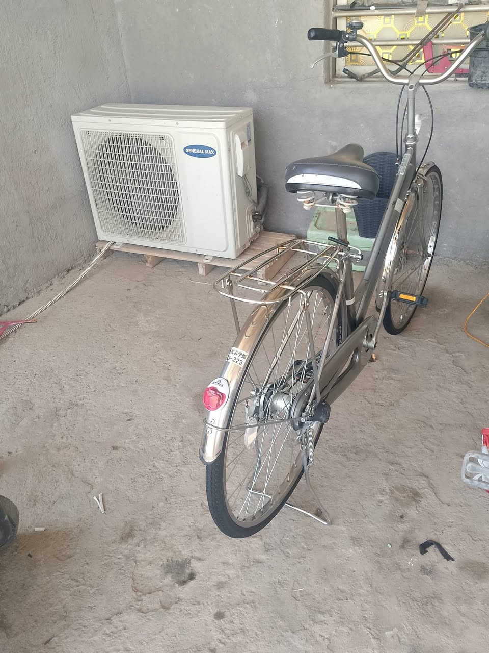 سلام عليكم بايسكل للبيع وياله ستيل حجم 26 كير بايسكل نضافه فول  سعر 120 بي مجال مكان شيخ حمد  رقم الهاتف ***********
