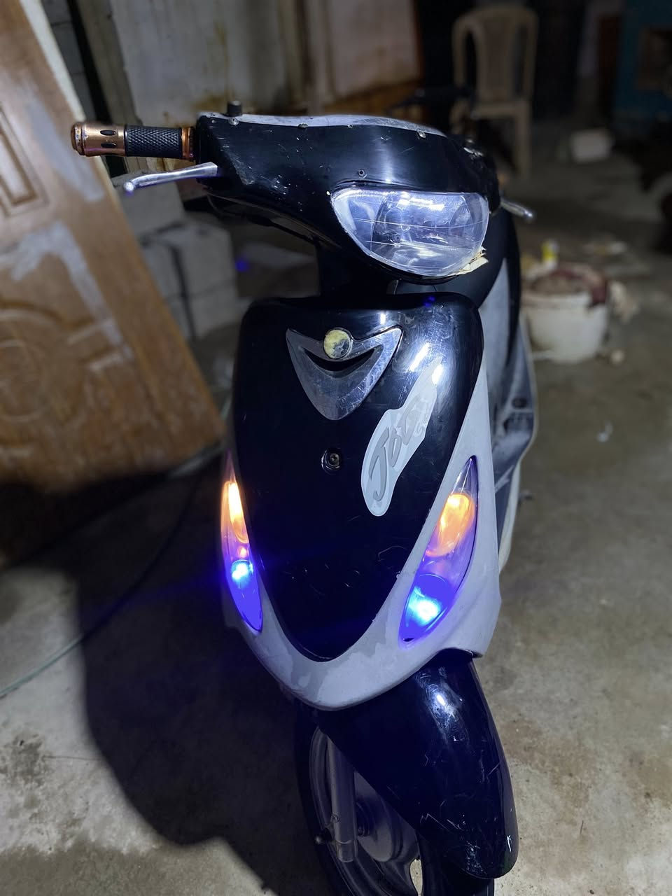 ماكس منغوالي دراجه مفوله نضيفه نضافه ماصايره كلشي ما مفتوح بيهة بس لسف يشكل وباتري تعبان مفاح سويج مهور دراجه تخبل بس هذني بيهة رايدهة ب٥٥٠


**إذا كنت صاحب هذا الإعلان وتريد حذفه لأي سبب، رجاءا أرسل رسالة إلى الدعم الفني**