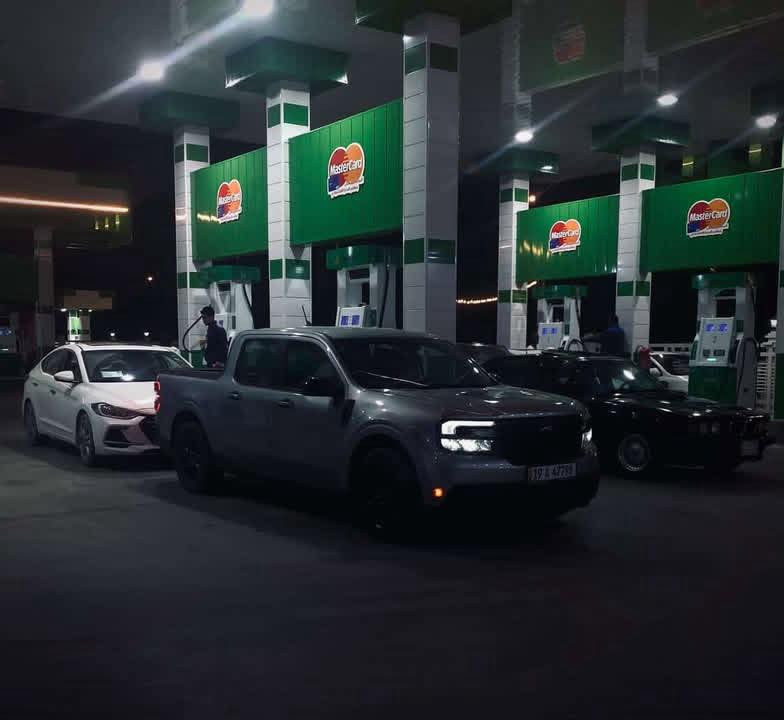 السلام عليكم للبيع للبيع فورد مافريك موديل 2023 رقم كربلاء حمل محرك 2500 سيارة هايبرد 4 سلندر وارد امريكي ممشاها 60،645 ميل فئة  Lariat فول مواصفات بيها جاملغ خلفي ودعامية صبغ صغير وبابين مبدل السيارة سعرها 210 ورقة وبيها مجال للاستفسار ***********
