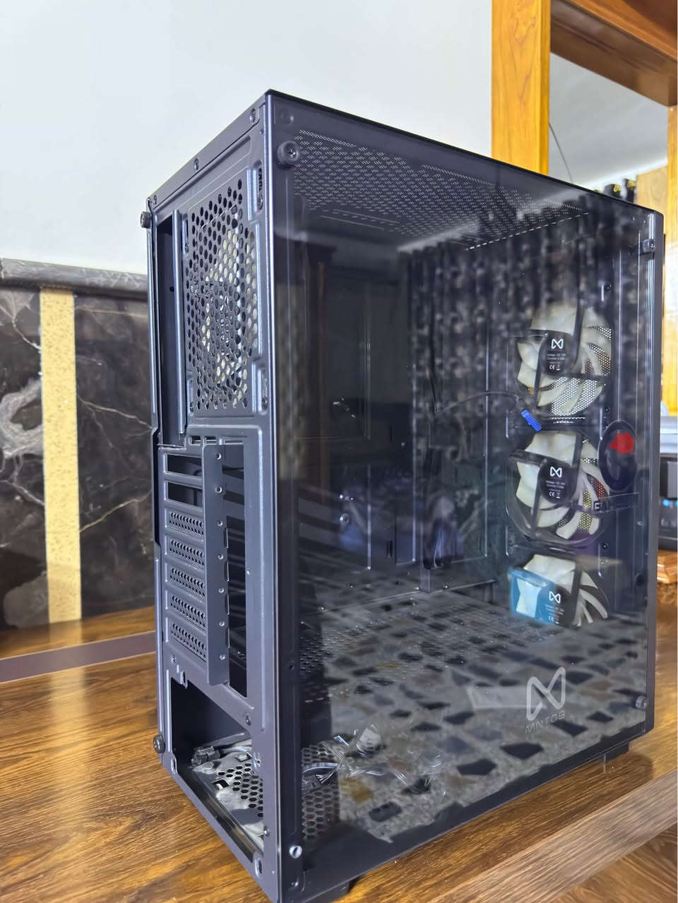 كيس mntop جودة ممتازه فارغ للبيع نضيف جداً  ما بي اي زلغ من ضمنه 4 فانات RGB السعر 50 الف قفل للاستفسار *********** بغداد, العراق
