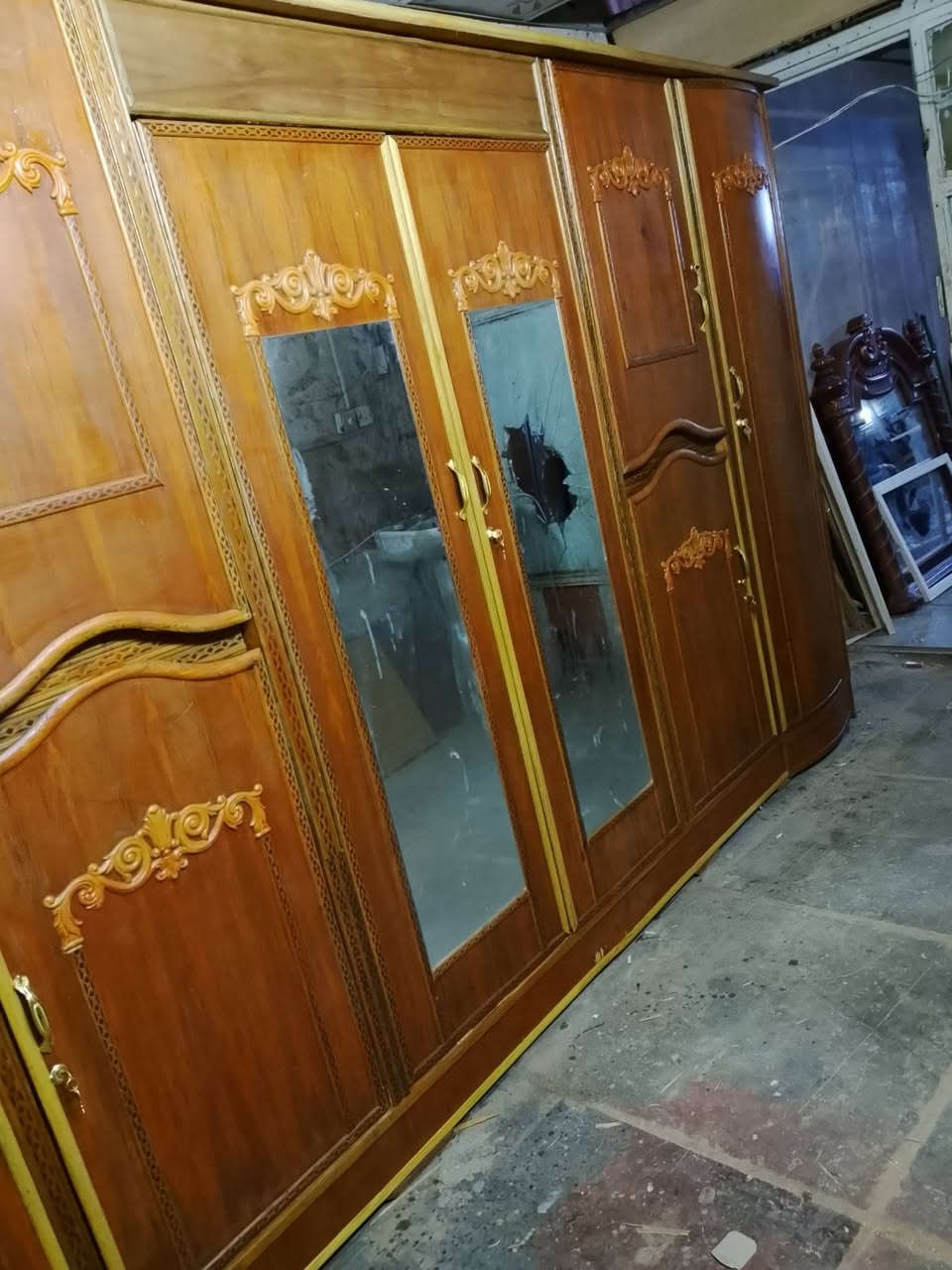 كنتور 6ابواب نضيف جدا صبغ يدات كيلون كله كامل ضهر جرجوبه براغي مكان بغداد شعله جكوك موجود توصيل داخل  بغداد سعره 200الف قفل قفل قفل قفل ***********
