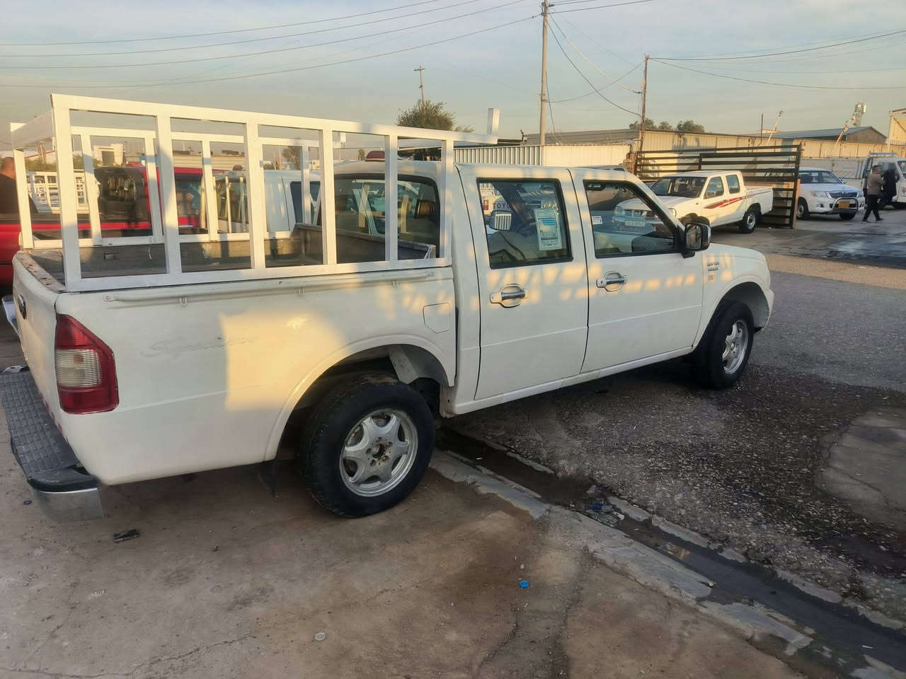 السلام عليكم سياره 2006 للبيع رقمها كركوك سنويه جديده وكل عيب ما بيه تريد تحويل تريد وكاله ودفتر بنزين بيها وتخم تايرات جديد اتصل على هذا الرقم ***********اني مكلف بل نشر الرجاء لحد يكسر سعر الحلال
