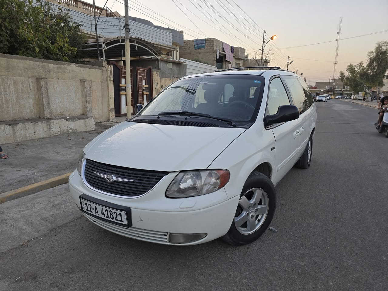 دوج كرفان 2007 طويل
رقم نينوى فل كامل SXT
▫️7 راكب كشنات سياحي بلع 
▫️تبريد 3 قطع 
▫️ابواب كهرب صندوق الخلفي كهرب بالريموت
▫️كشنات كهرب مع هيتر + مري كهرب 
▫️شاشة كبيرة 
▫️الصبغ 3 قطع متقطع مو كامله
العنوان الموصل 
سعرها 87 
***********
***********
