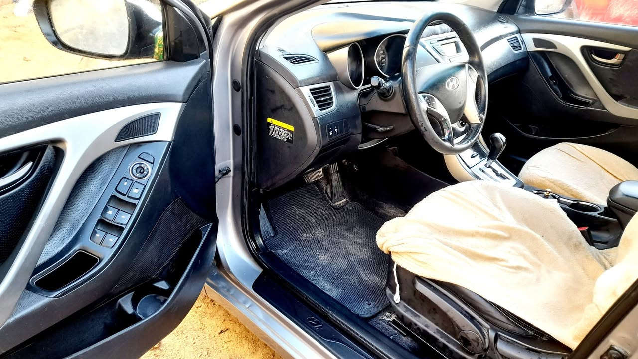 النترا 2015 ادوات گصة جنطه سياره جديده بالكارتون ارقام انگليزي وسنويه عظم مكينه وگير وحداديه وتبريد على الشرط  السعر 46 بي مجال للتواصل ***********
