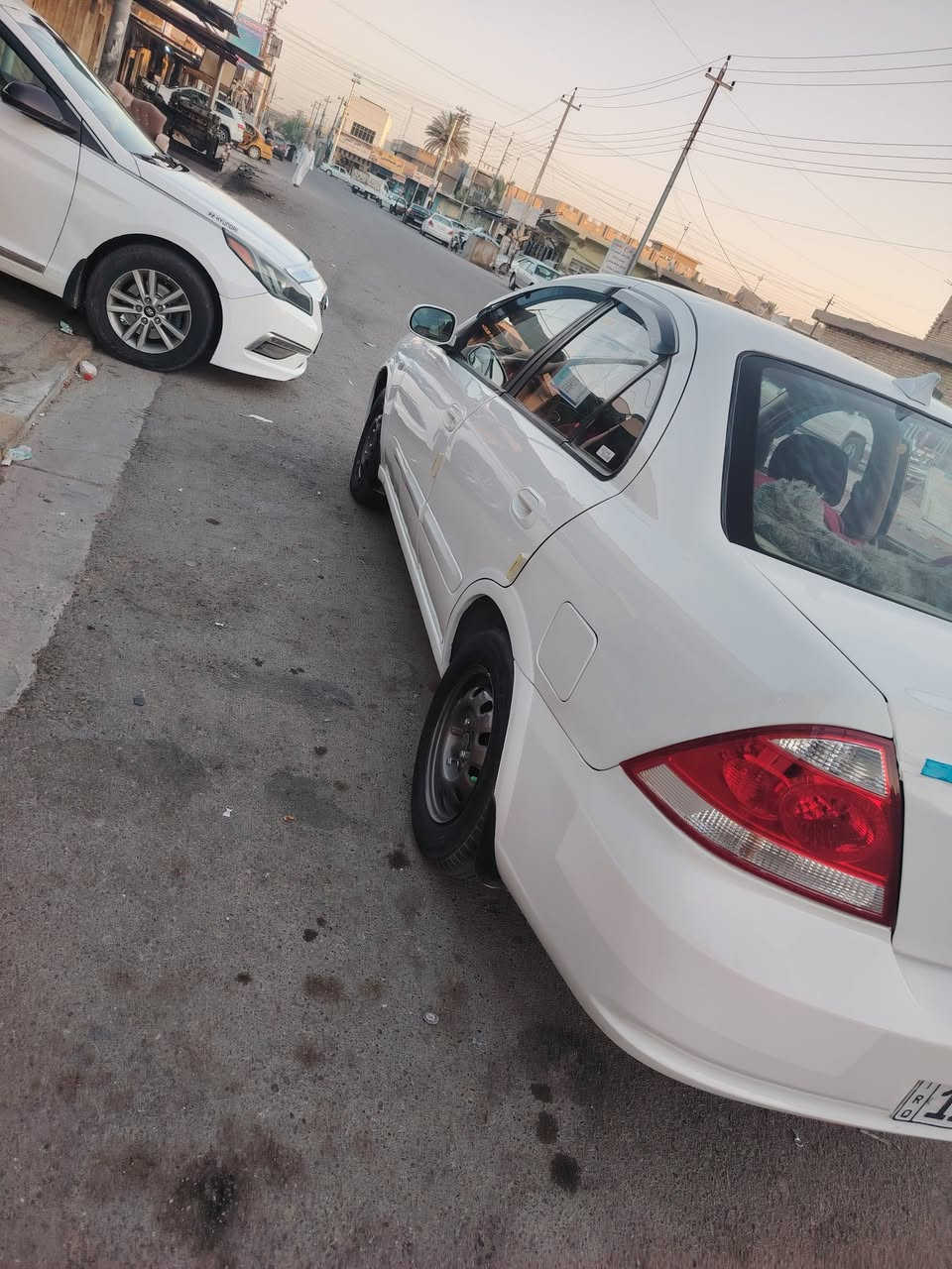 السلام عليكم نيسان سني للبيع2007 بدي كوري رقم وسنويه وهزه كله جديد  سياره احله من صور وجديده بدون ضربه قويه لغود شواصي كفاله كير مكينه تبريد كله خير من الله وجاهز كهربائيات كله شغاله سياره مصبوغه حزام جماليه بدون كلشي السعر 80 بيه مجال مكاني فلوجه شارع الثرثار رقمي ***********

