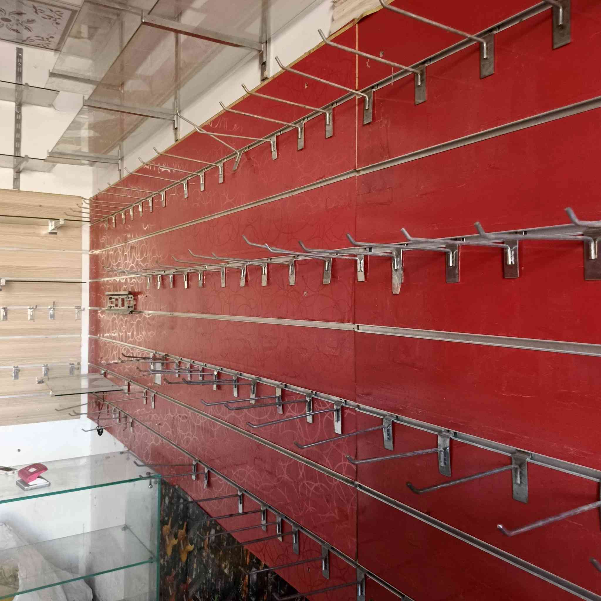 باترينات عدد اربع للبيع للستفسار اتصل عله رقم ***********
