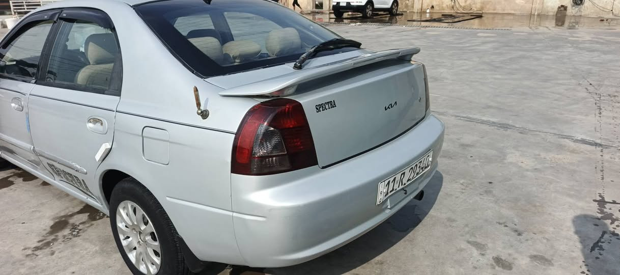 كيا سبكترا موديل 2002
بسمي رقم انكليزي تخم تاير تخم دسكات كهربائيات
كلها شغالة الكيچات كلها شغالة شاشة كاميرا خلفية
فيت بم جديد كير اوتوماتيك السعر 45وبيها مجال
***********
***********
