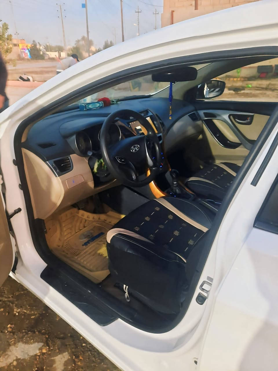 سلام عليكم سياره النتره للبيع السياره خليجي مكينه 1800 مديل 15 سياره نضيفه مكينه لا تنقص ولا تبخر تبريد ثلج سياره جاهزه مال جناي بيه قطع صبغ ابيع حزام رقمها ينتهي 2027 شوكت متريد اداور مكاني كربلاء طويريج السعر ٩٨ وبيه مجال هاذه رقمي *********** ما متواجد على نت
