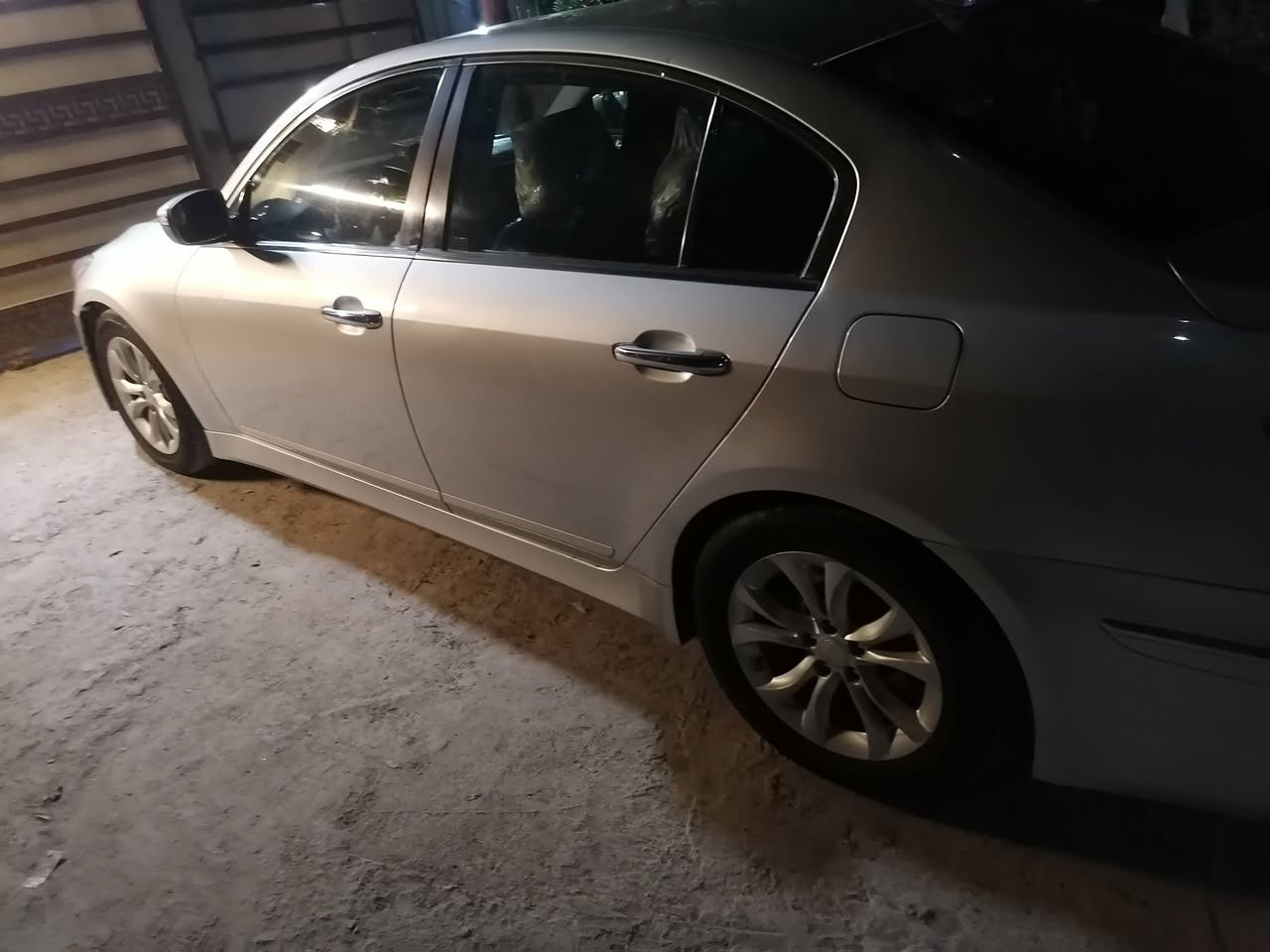 جينيسس ..جينيسس ..... 2013.. للبيع
مكينة...6 سلندر GDI... ... 3800
كير/ 8/نمر
رقم بغداد مشروع وطني بسمي
المواصفات//
شاشة كبيرة محدثة.... تحكم ستيرن.... دواخل جلداسود ورصاصي.... مغلف تخم جديد ابيض واسود+ كشنات كهرباء.... تدفئة كشنات دواخل نظيفة حيل جديدة.....اشاير بالمري+اشارة ترحيب +بصمتين...... باب السايق وباب الصدر 
خمسة ويل كب يعني......... حتة السبير ويل كب مع عدة فتح كاملة...........بالفلينه جاهزة بكلشي تخم تاير جديد نوع........تويو ياباني من تايرمول حساسات +كامرة خلفية  +لايت زنون الناصي والعالي اصفر اصلي...... بروجكتر شغال منظومة تبريد وتدفئة جاهزة........... وممتازة وشغاله دهن كيرجديد+دهن..... مكينة قبل اسبوع من تبدل نوع ادينول وفلتر... 
صدر وحدادية ومشط جديد  خلفي وامامي
السيارة مال جني صارلها.. عندي اكثر من٣سنوات
سبب البيع او المراوس...... بجينيسس احدث   سيارتي جاهزة ماتصرف عليها ابدا..... مع هذا قبل لا تشتري افحص يم اي فيتر وسونار وتاكد من رقم الشاصي.... الحادث جاملغ ايمن بامريكا..... وكذلك جنطة خلفية نضربت بالعراق ومبدلة بجديده مكاني بغداد.... للتواصل على الرقم
***********  //السعر المطلوب  120$ ورقة  وبيها مجال
