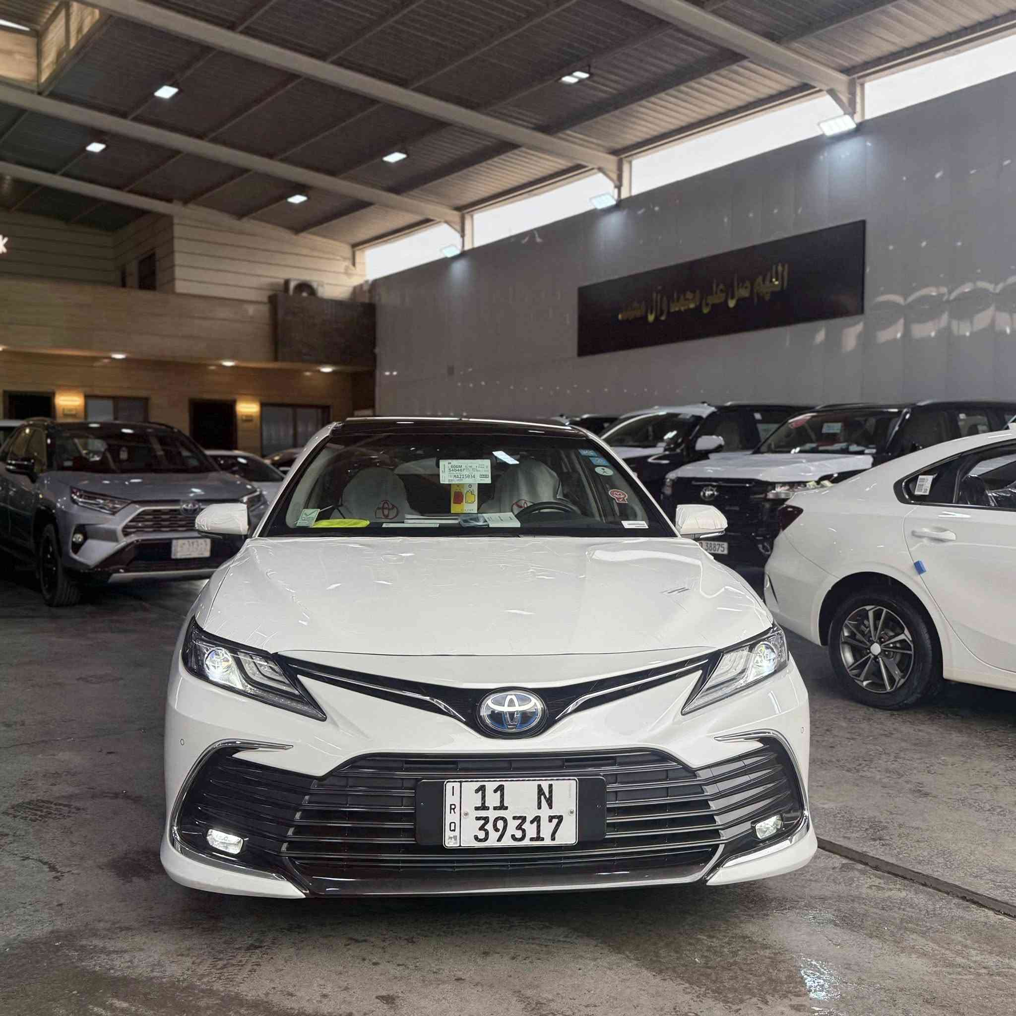 السلام عليكم
كامري 

وارد صيني 

محرك 2500

فول موصفات  واحد عل واحد

موديل 2023

ماشيه 50

رقم بغداد 

مكان السياره بغداد معارض البياع 

السعر 

***********
