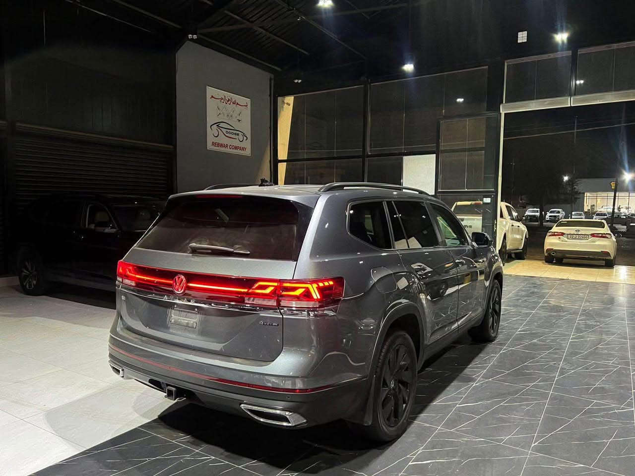 اطلس  SE 4MOTION (AWD)
اللون : فيرانى

الموديل : 2024

عداد المسافة : 26 الف  مايل 

حجم المحرك : 4 سلندر ( 2000 تيربو )

الضرر : كما موضح بالصور 

صور الضرر ورقم الشاصي مرفق

كافة الارباكات سليمة

بدون رقم وبشرط الترقيم ( أربيل - دهوك - سليمانية )

المواصفات :SE 4MOTION  

نظام دفع رباعي (AWD)

بصمة تشغيل  

بصمة أبواب 

شاشة كبيرة  لمس

صندوق شفط كهربائي 

كشنات جلد  

كشنات تدفئة  

ستيرن تدفئة  

تبريد مركزي 

شاحن هاتف لاسلكي  

رادار جانبي(نقاط عمياء)  

رادار أمامي(تحديد مسار) 

رادار خلفي  

حساس ( امامي و خلفي ) 

Auto start Auto stop هاند بريك بصمة  

تنبيه الخروج من المسار

وبقية المواصفات المعروفة 

العنوان :

اربيل شارع 100 م 

‏‎شركة ريبوار سالار 

‏‎للاتصال والاستفسار :

***********
