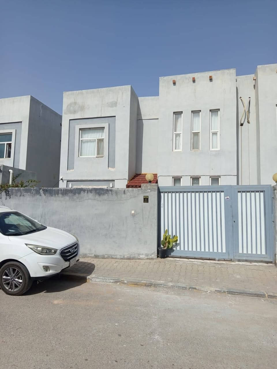 #مجمع_السلام_السكني    📌#علق_تم_ليصلك_السعر 
دار للبيع.............................. #اقساط 
الدار طابقين يحتوي على 3 غرف نوم 
بمقدمة 130 مليون 
🟨القسط الشهري 644 الف وبدون كفيل 
الدار جاهز للسكن للاستفسار ***********
منتظر كريم الإستثمارات العقارية
