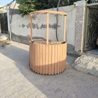 ميز للبيع يصلح جنبر عصائر او جاي  ويحتوي على مكان خزن وبيبان حديد ثقيل...
