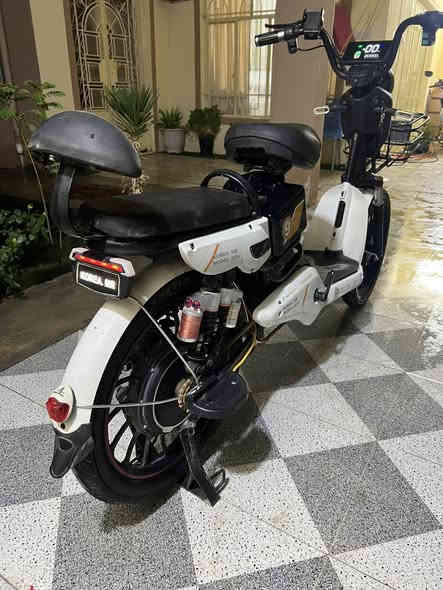 بايسكل شحن للبيع جديد ٢٠٢٤ كامل بطاريات جدد عل فحص وين تودي ودي كامل مالي اي نقص كلة شغال اخو الجديد حجم ٢٢ لايت عالي ناصي بصمة السعر ٢٧٥ بي مجال العنوان ديالى ناحية ابي صيدا ***********
