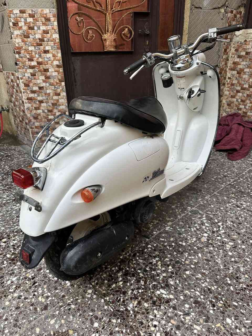 سلام عليكم كلاسك عبد الحليم فحل خطين ماملعوب بيها ابد اي نقص مابيها سعرها 650 بيها مجال حك جيه مكاني بغداد دوره ابو دشير ***********
