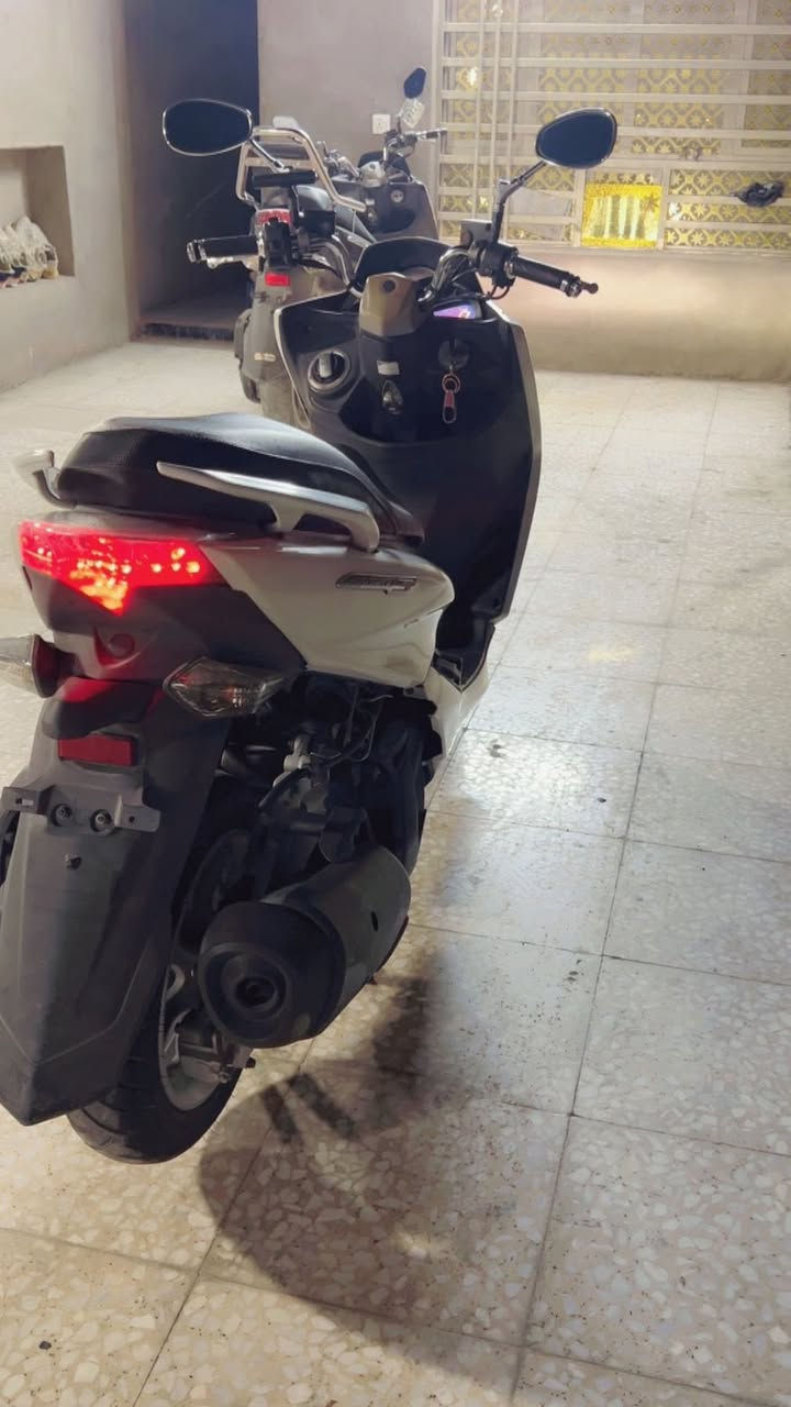 السلام عليكم 
ماجسته اس الدراجه بحاله الوكاله صار ٣اشهر من نزلت من الرمبه 
مكان الدراجه ً بغداد الكماليه شارع الاصفر 
سعره ١٥وبيه مجال حك الجيه.
0 771 242 3928
