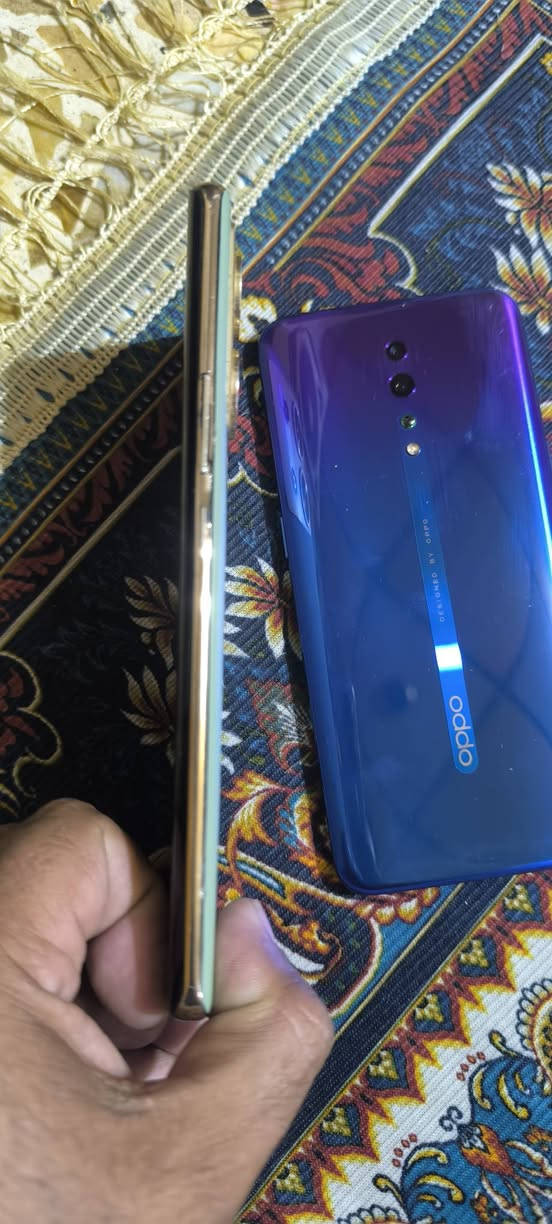 جهازين للبيع اوبورينوzذلكره 128بصمه بلشاشه سعره //175//والثاني زيرو30//ذاكره /256/سعره 180/مبدل ضهرمكاني بغدادمدينت الصدر ***********
