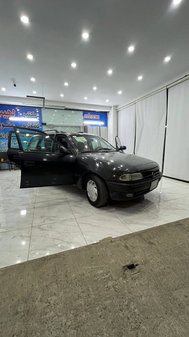 اوبل استره استيشن للبيع موديل (1992)
رقم نينوه المانيه سنويه عضم لغايت (2028) (كابون بيها) 
محرك (18) كير اوتوماتيك محرك كير شرط بور ستيرن فتحت سقف سلايت  طخم تايه نضيف صبغ دواير ودوسات شرط بدون اي ضرر السياره جاهزه وما عايزها اي شي 
السعر (52) $ وبيها مجال بسيط للطيبين للستفسار علا الرقم (***********)(***********)
