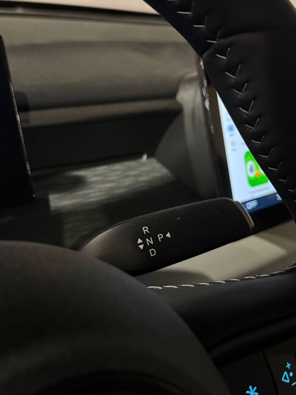 🔥 BYD Seal 05 موديل 2026 🔥
سيارات اني مستوردهن وابيعهن بسعر مناسب 
هايبرد ذكي | سيارة أونلاين | توفير عالي

⚡ تمشي 128 كم كهرباء صافي
⛽ أكثر من 2200 كم بالتفويلة
🔌 شحن AC / DC + شاحن وكالة 32A (شحن خلال 40 دقيقة)

⚙️ محرك 1.5 بنزين + محرك كهربائي
🔄 كير أوتوماتيك e-CVT
⬅️ دفع أمامي – قيادة ناعمة واقتصادية

📱 تحكم كامل من الموبايل: تشغيل، قفل، متابعة الشحن، تحديد الموقع

🖥️ شاشة كبيرة + عدادات رقمية
❄️ مكيف أوتوماتيك
🛡️ أنظمة أمان (ABS – ESP – وسائد هوائية)

✨ تصميم رياضي + إنارة LED + جنوط

📍 الموقع: بغداد شارع فلسطين
رقم الهاتف :حجي سعد 
+9647838380357
💰السعر مناسب
