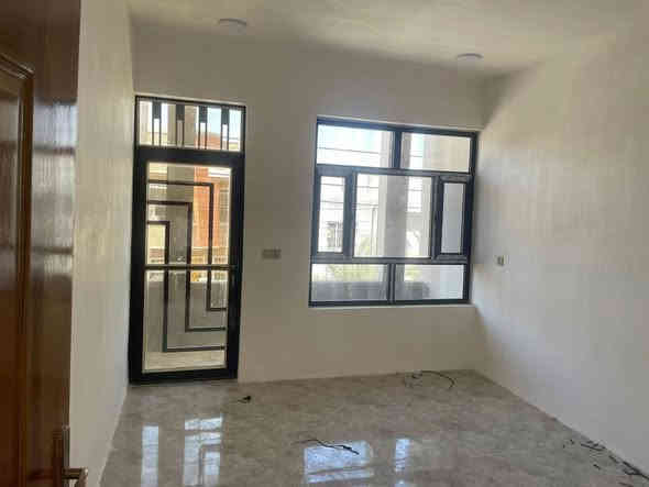 يا الله
مشتمل حديث تم انجازه في منطقة الشعب شارع عدن خلف علوة السمك الجهة المقابل مطعم حجي عادل
المساحة ٤٥ متر
واجه ٣ متر
نزال ١٥ متر
يحتوي الطابق الاول على صالة خطار ومطبخ ومنور وخدمات وغرفة نوم
والطابق الثاني / غرفتين نوم وخدمات
السعر     130.  وبي مجال 

للاستفسار
***********
مكتب العقابي للوساطة العقارية
